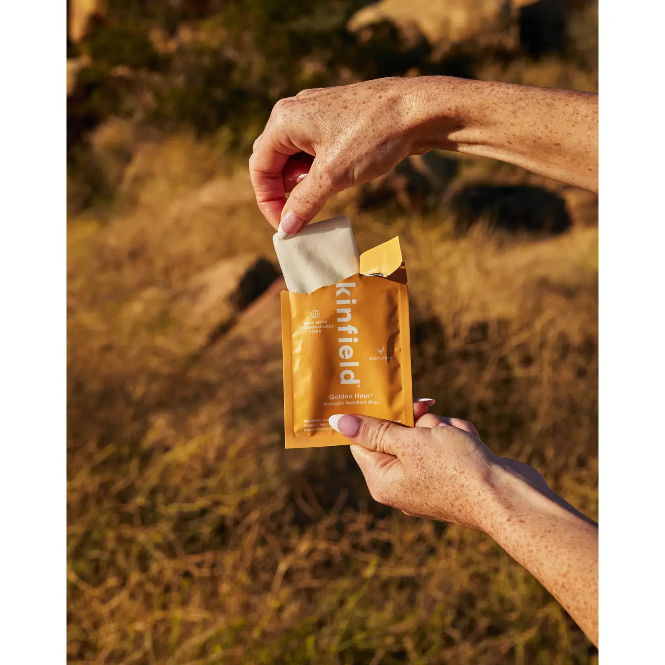 Golden Hour Mosquito Wipes by Kinfield